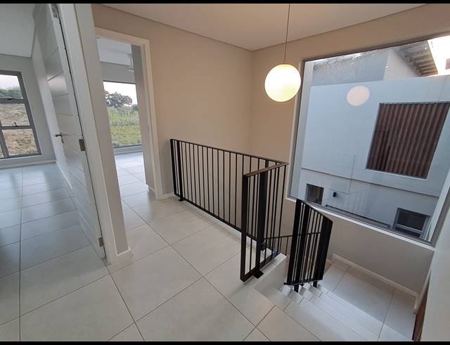 4 BEDROOM TOWNHOUSE FOR SALE IN PALM LAKES ESTATE